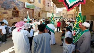 بالدفوف والزغاريد وإلقاء الحلوى.. احتفالات الطرق الصوفية بالمولد النبوي في أسوان -فيديو وصور