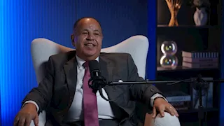 اشتغلوا مع بعض في محل عصير قصب.. "مصراوي" يجمع محمد معيط بصديق عمره بعد 42 عاما- فيديو