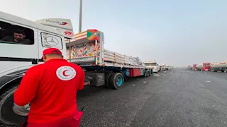 الهلال الأحمر المصري يطلق قافلة  "زاد العزة 265 " بأكثر من 3 آلاف طن لغزة