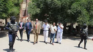 مدير أمن سوهاج يتفقد خدمات تأمين امتحانات الدور الثاني للثانوية العامة