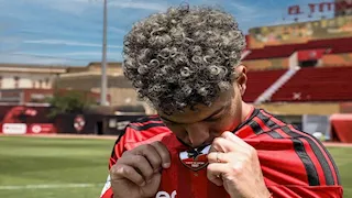 دلفي يجهز بدلاء ومصابي الأهلي لمباريات الدوري