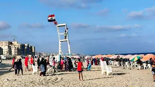 أمواج عاتية وتحذيرات عاجلة.. منع نزول البحر بشواطئ غرب الإسكندرية -صور