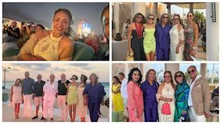 ليلى علوي تنشر صورا بصحبة أصدقائها أمام البحر والجمهور يعلق - صور 