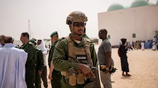 محاولة انقلاب في النيجر.. إطلاق نار واحتجاز جنود بالعاصمة نيامي