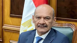 "بأجر رمزي".. محافظ السويس يوجه بتوفير ميني باص لنقل طلاب الجامعة