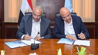 محافظ الإسكندرية يوقع بروتوكولًا لتطوير امتداد شارع فؤاد التاريخي -صور