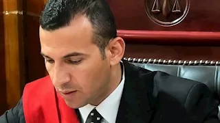 النيابة العامة تأمر بحبس متهمين بالتداخل في وظيفة عمومية والنصب وتقديمهم إلى المحاكمة الجنائية العاج