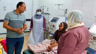 وكيل صحة بني سويف يتفقد وحدة الغسيل الكلوي بالميمون ويحيل طبيبًا للتحقيق