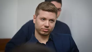 غادر دون أمتعته.. إجلاء نجل نتنياهو من أمريكا بسبب تهديد  لإلحاق الأذى به