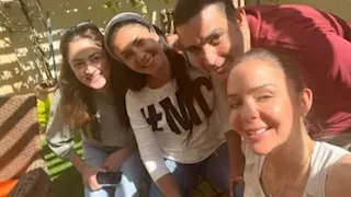 بسمة تنشر صورة تجمعها مع ابنة نجلاء فتحي.. وتعلق:"هتوحشيني يا طيبة"