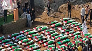 استشهدوا قبل 3 سنوات.. تشييع رفات 112 فلسطينيا من عشيرتي الحساينة وأبو شريعة بغزة