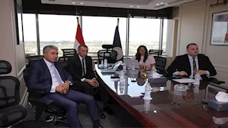 وزير السياحة ومحافظ أسوان يبحثان خطة جديدة لجذب السائحين وزيادة الطاقة الفندقية
