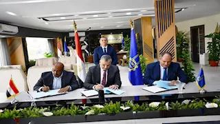 محافظ أسوان يشهد توقيع بروتوكول لتطوير وإدارة الحديقة النباتية