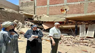  محافظ سوهاج يوجه بحصر خسائر منزل "قاو غرب" المنهار وإدراجه ضمن "حياة كريمة"