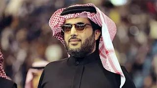 "أعلام تحمل اسمه".. تركي آل الشيخ يمازح متابع:" الناس اعتقدت إني في مصر"