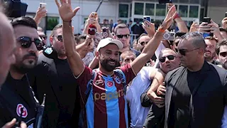 بعد انضمام صلاح.. كم عدد بطولات طرابزون سبور في الدوري التركي؟