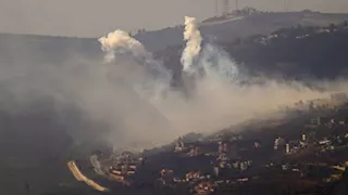 رغم وقف إطلاق النار.. إسرائيل تُصعّد في جنوب لبنان وتعلن استهداف مواقع لـ"حزب الله"