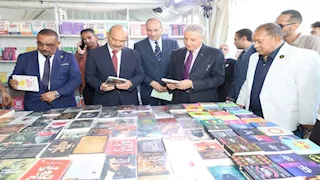 بمشاركة 37 دار نشر.. انطلاق الدورة الرابعة لمعرض السويس للكتاب (صور)