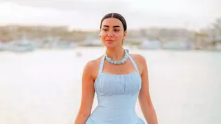 بـ"فستان صيفي"..10 صور لـ ميرهان حسين أمام البحر بأحدث ظهور والجمهور يعلق 