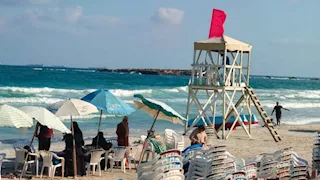 حظر نزول البحر.. 4 تحذيرات عاجلة لرواد شواطئ الإسكندرية- صور