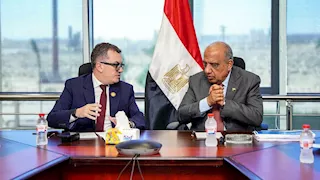 الكهرباء والتخطيط تبحثان توفير تمويلات مبتكرة لمشروعات الطاقة  