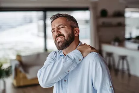 أدوية الكوليسترول قد تسبب آلاما وضعفا في العضلات.. دراسة تكشف الآلية