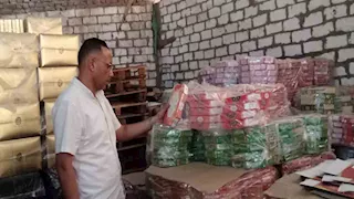 قبل طرحها بالأسواق.. ضبط كيان غير مرخص لتصنيع حلوى المولد في الشهداء (صور)