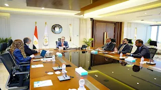 "التخطيط" و"التمويل الدولية" تبحثان توسيع مشاركة القطاع الخاص في الطاقة والمياه والبنية التحتية