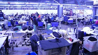 استثمارات بـ170 مليون يورو ودولار في مصنعي سوميتومو وأكاي -(صور)