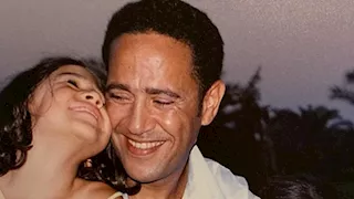 زينة أشرف عبدالباقي لوالدها: علمتني يعني إيه حب ومحظوظة بيك   