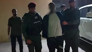 الإمارات تحبط تهريب 18 آسيويًا ومطلوب أمني خارج الدولة