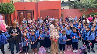 بالعرائس والبالونات.. مدراس كفر الشيخ تحتفل بتلاميذها في أول يوم دراسي - صور 