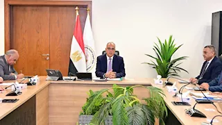 موسم أقصى الاحتياجات.. وزير الري يتابع أداء المنظومة المائية بالفيوم