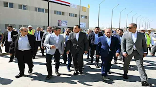  صور.. مدبولي يستقل مونوريل 6 أكتوبر استعدادًا لتشغيله