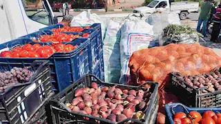 لتخفيف الأعباء.. طرح سلع غذائية وخضراوات بأسعار مخفضة في الوادي الجديد