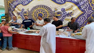 "فطارك عندنا".. مطعم يوزع وجبات مجانية على طلاب المدارس بالمنوفية- صور