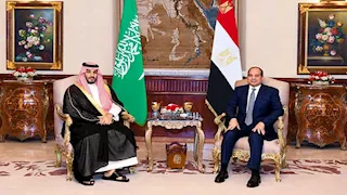 الرئاسة تنشر صورًا وفيديو من استقبال الرئيس السيسي لولي العهد السعودي