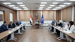 هيئة الدواء وغرفة صناعة الأدوية تبحثان تحديات السوق المصري