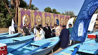 نائب محافظ أسوان يسلم وثائق تمليك 34 مركبًا لصغار الصيادين بكوم أمبو -صور