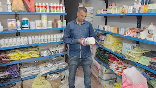 ضبط أدوية بيطرية وأعلاف منتهية الصلاحية داخل محل بالأقصر 