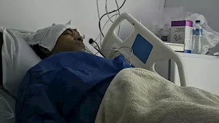 بعد تعرضه لأزمة صحية ونقله المستشفى.. مي كساب تدعو للفنان سامح حسين 