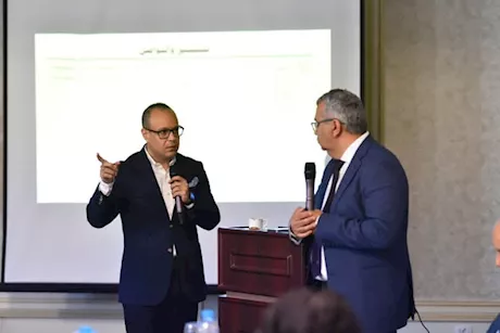 وزارة الصحة تناقش موقف المشروعات الجارية والتحديات التي تواجه تنفيذها