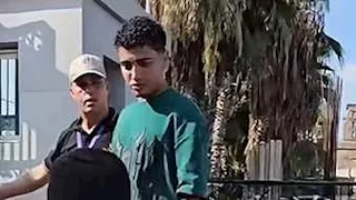 "لابس شبشب".. منع طالب بجامعة بنها من الدخول في أول أيام الدراسة
