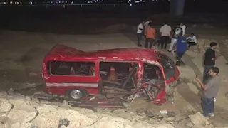 مصرع شخص وإصابة 6 آخرين في تصادم ميكروباص وملاكي على الطريق الدولي بالإسكندرية - صور 