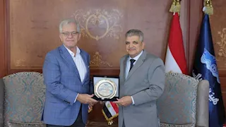 أسامة ربيع يبحث مع القائم بأعمال السفير الأمريكي التعاون في الخدمات البحرية والتحول الرقمي