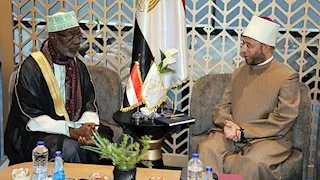 وزير الأوقاف يلتقي مفتي الكونغو ويؤكد دعم مصر العلمي والتدريبي