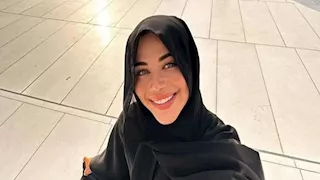 بالصور.. يارا السكري تؤدي مناسك العمرة