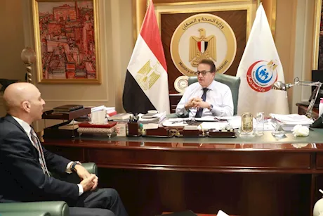 وزير الصحة يبحث مع سفير مصر بلبنان تعزيز التعاون الصحي 
