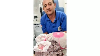 "الأم أقل من 20 سنة".. الإسعاف: ولادة مفاجئة لتوأم داخل سيارة بالجيزة