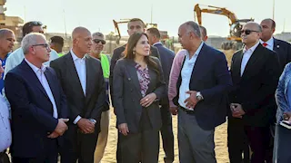 في جولة تفقدية مفاجئة.. وزيرة الإسكان تتابع تطوير الحي المتميز ورافع مياه بمدينة بدر